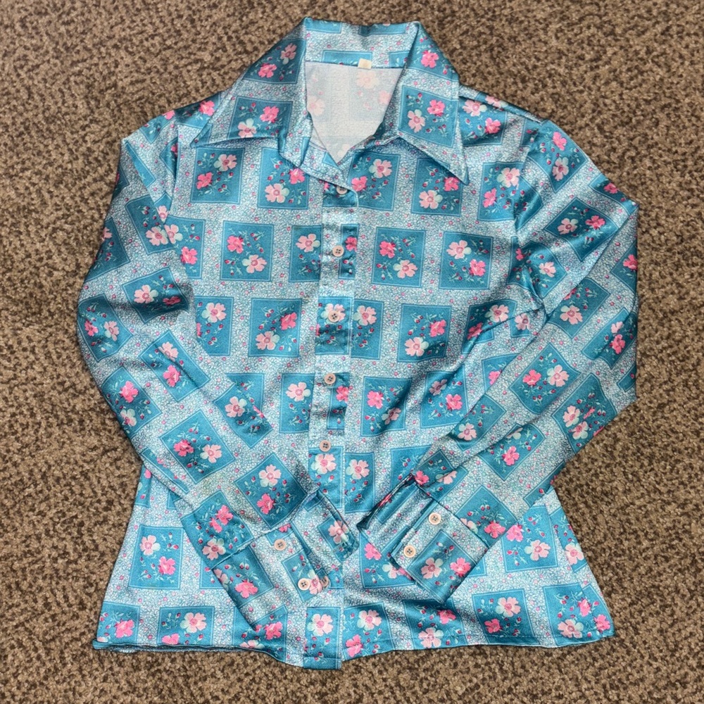 Vintage 70s Floral Patterned Button-Up Shirt Small